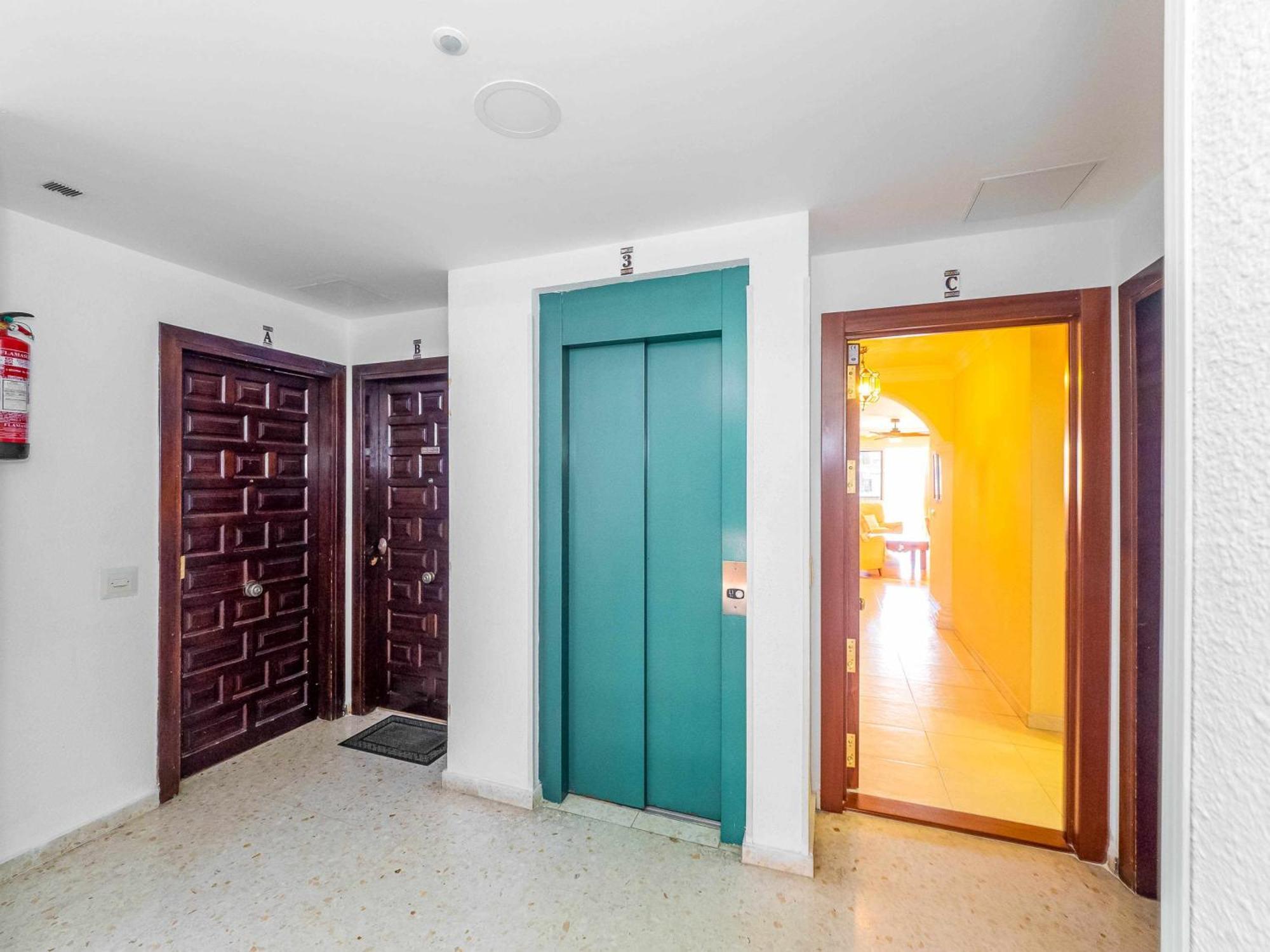 Centrico Apartamento Con Terraza En La Playa Ринкон-де-ла-Викториа Экстерьер фото